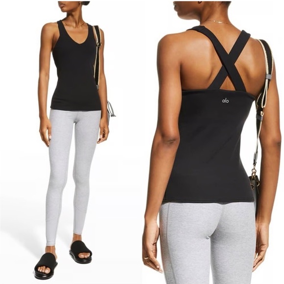 ALO Yoga Tops - ALO Yoga Women's Black V-Neck Tank Top